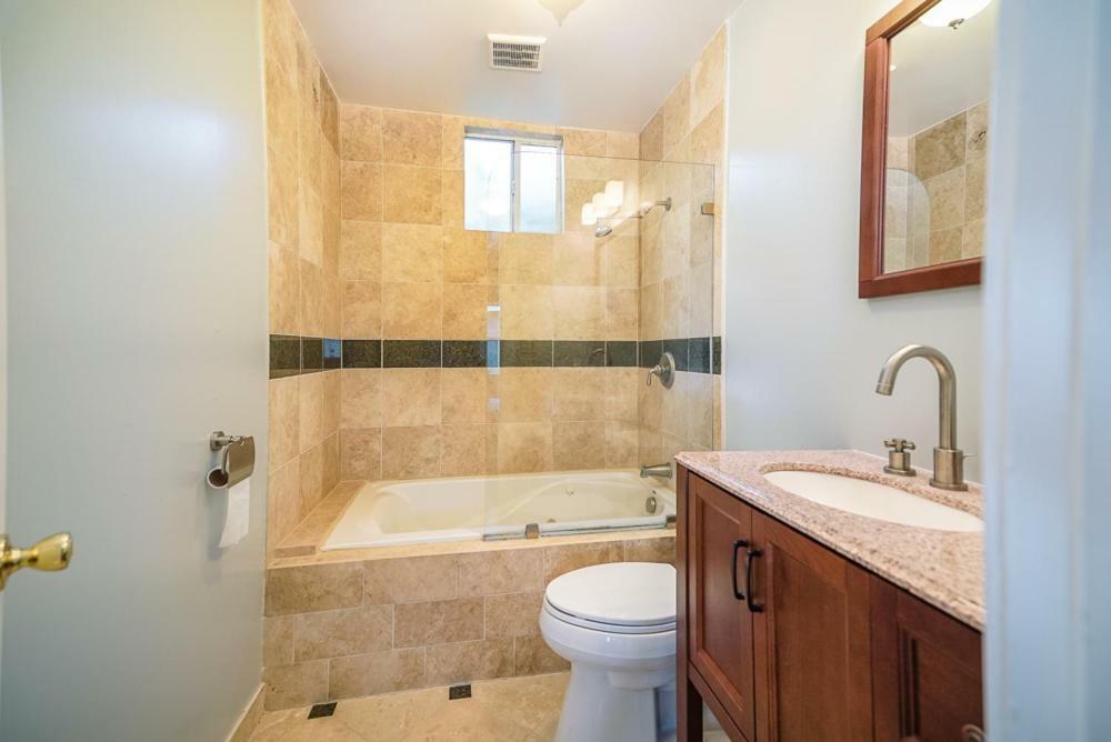 דירות לוס אנג'לס Stylish 2 Bed & 2 Bath At The Heart Of Hollywood With Free Parking - One Car Only מראה חיצוני תמונה
