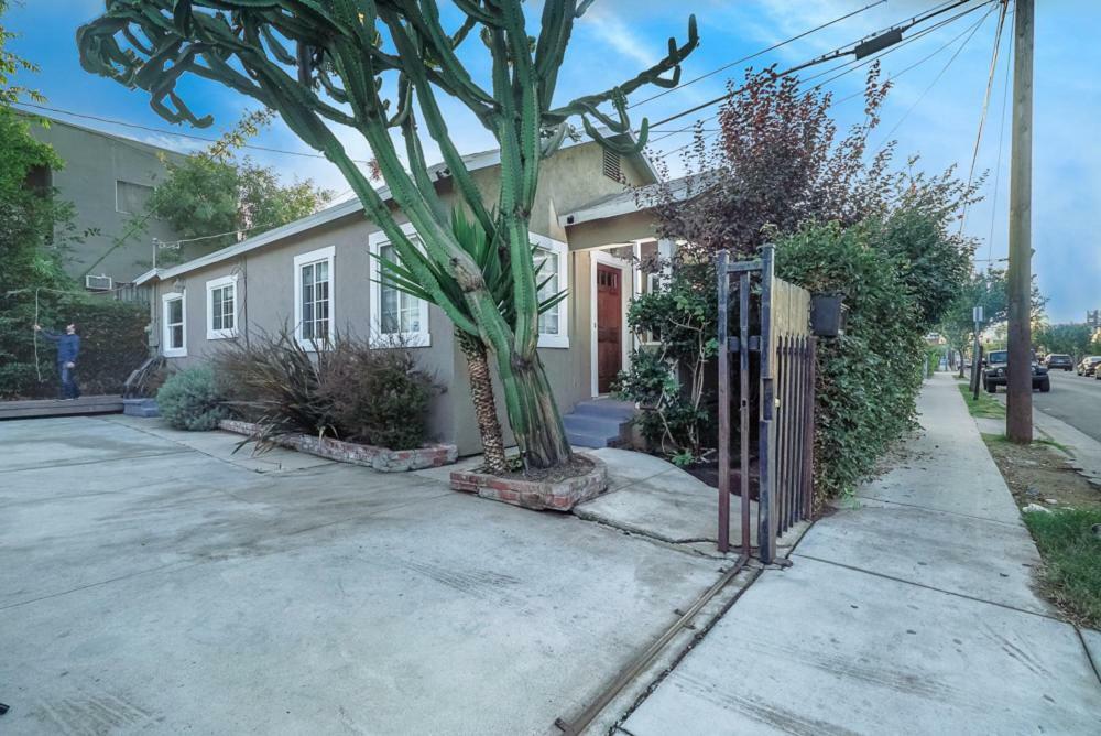 דירות לוס אנג'לס Stylish 2 Bed & 2 Bath At The Heart Of Hollywood With Free Parking - One Car Only מראה חיצוני תמונה